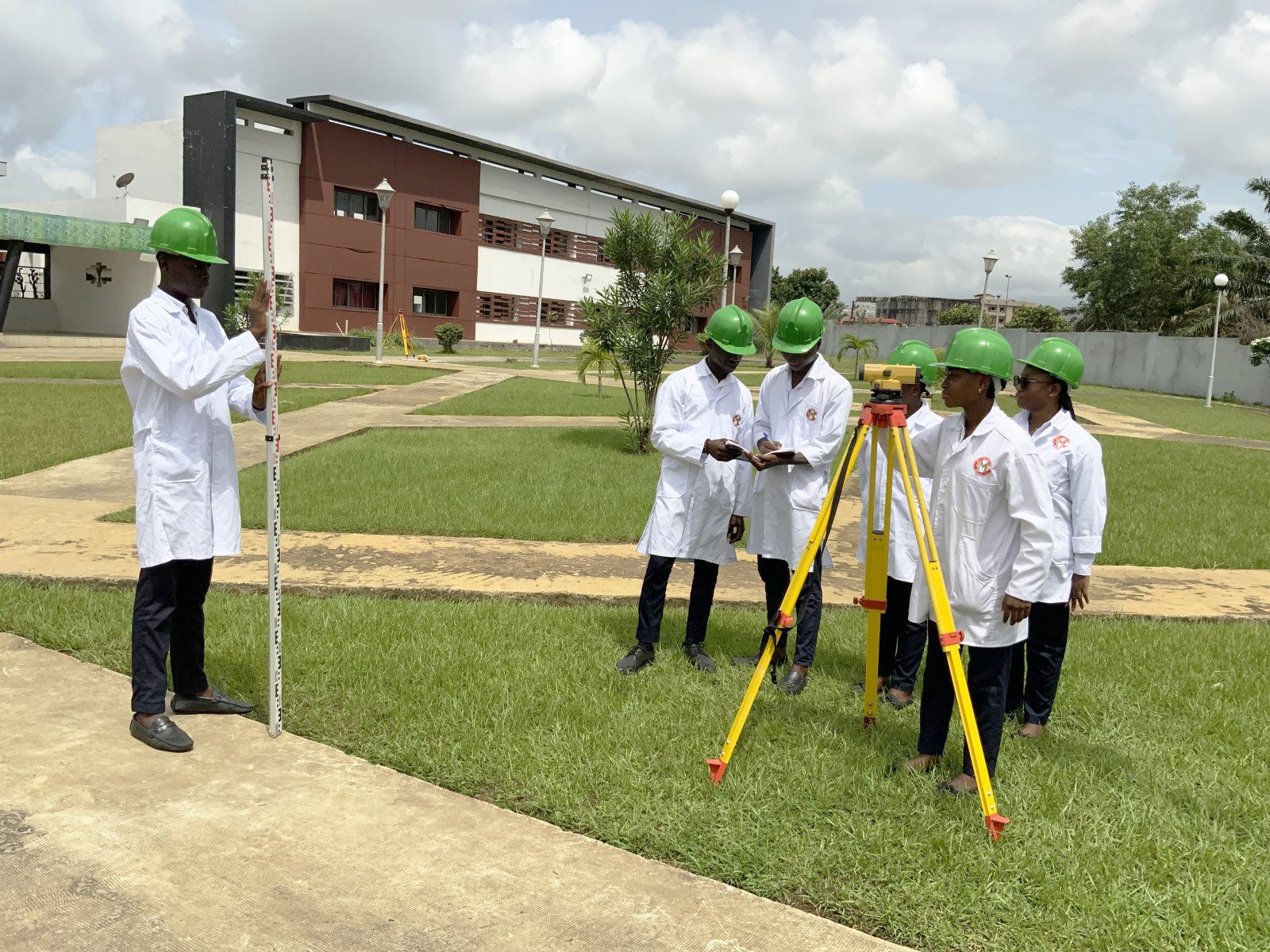 Jeunes en formation professionnelle en Côte d'Ivoire